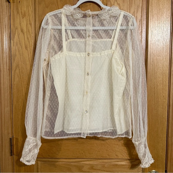 Vintage floral lace blouse with tank lining and button back - Picture 5 of 6